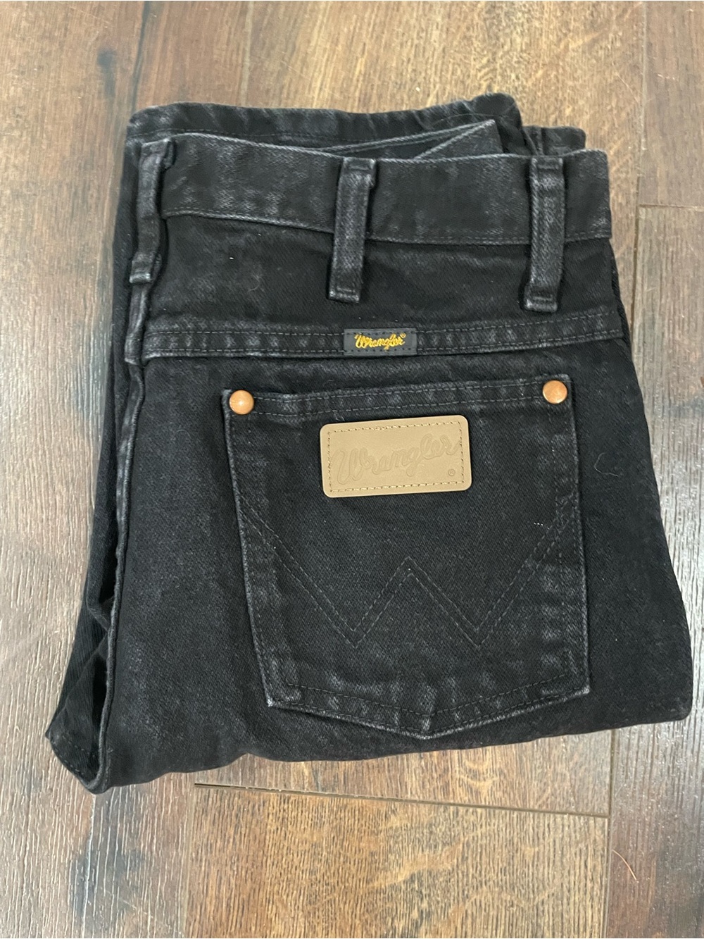 Wrangler Men’s Black Straight Leg Jeans with Tan Patch